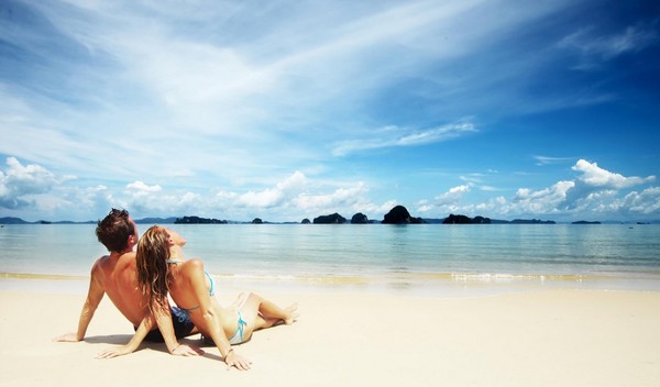 Beach Lovers Desktop Background